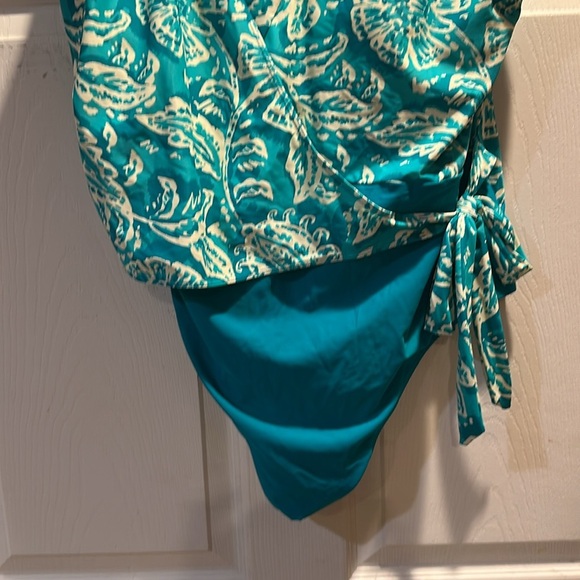 L.L. Bean x Summersalt The Perfect Wrap One Piece Swimsuit 22 Plus Batik - Picture 6 of 11